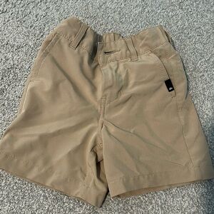 Quicksilver 2t khaki shorts